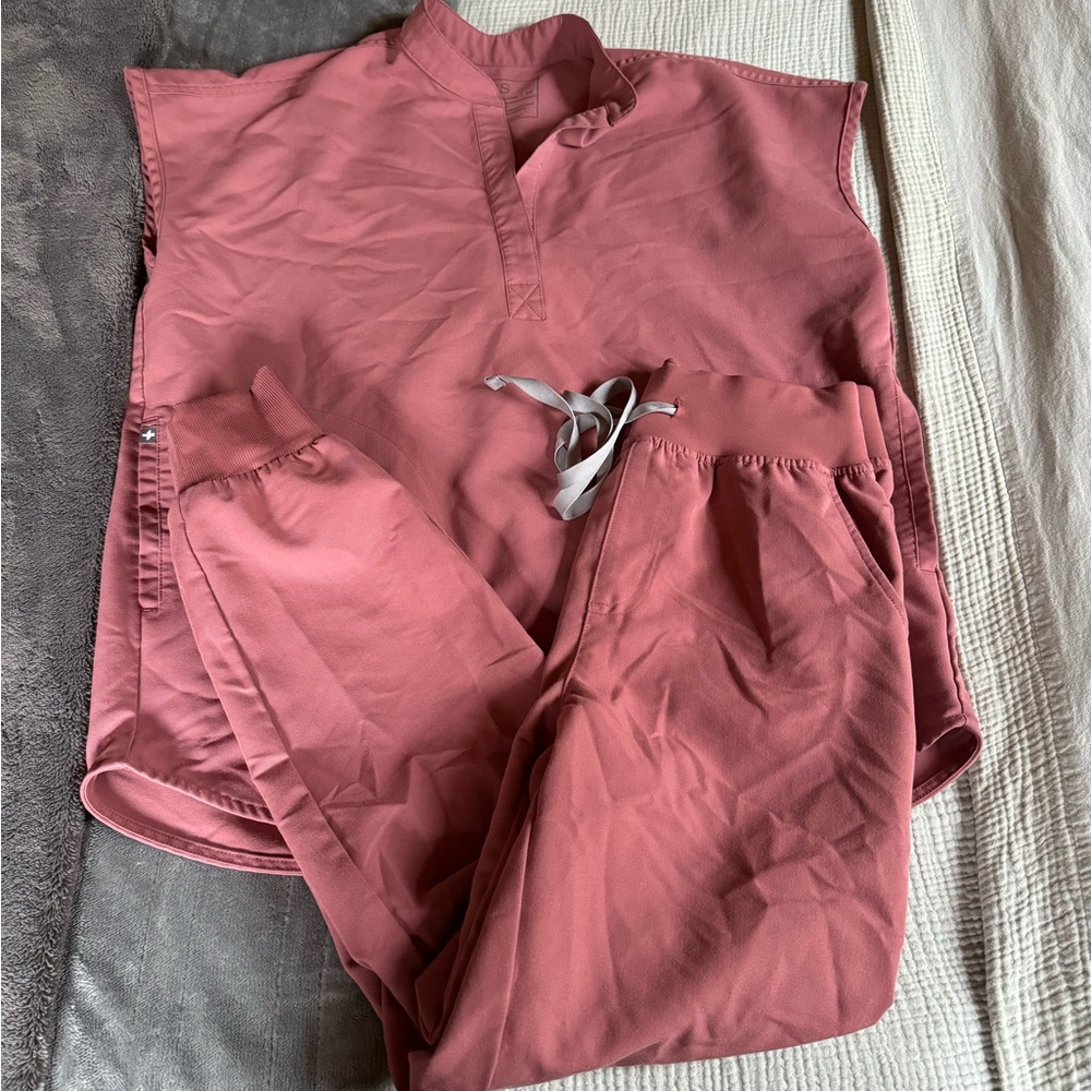 Women's Mauve Figs Scrub Set